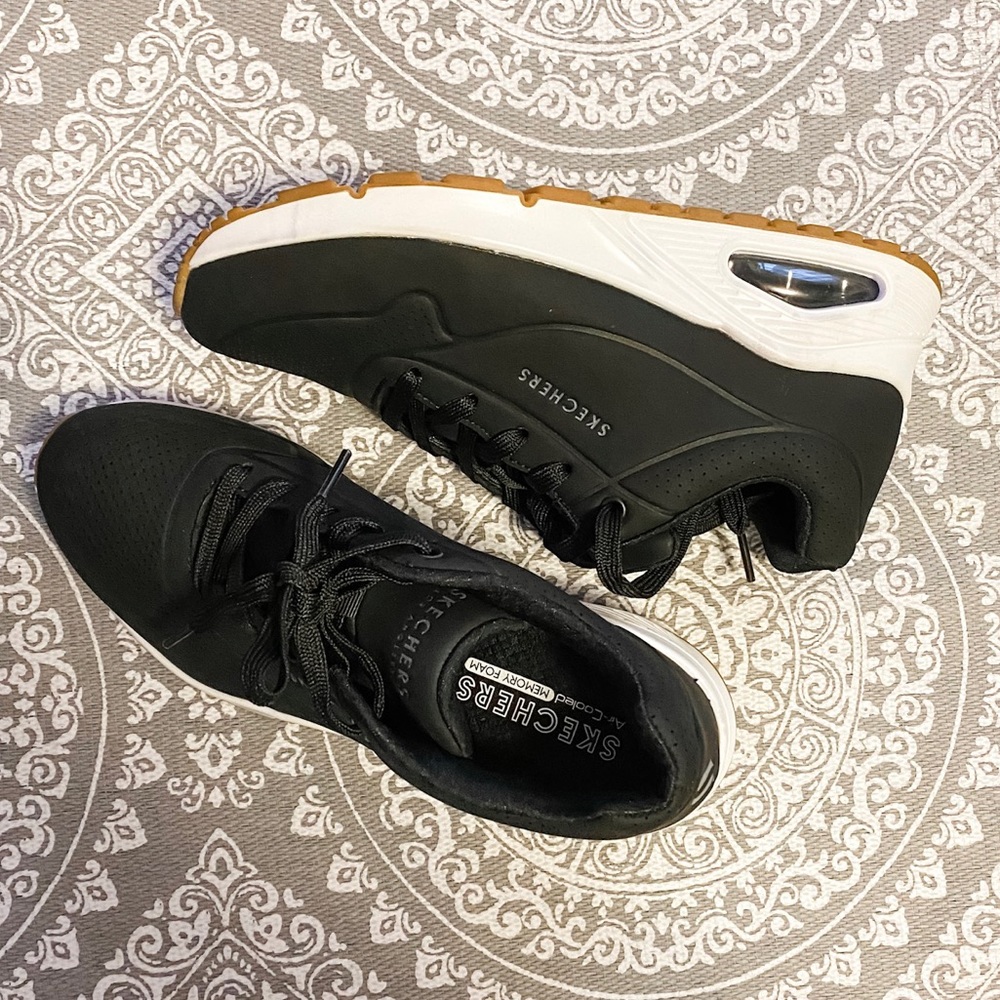 Black sketchers